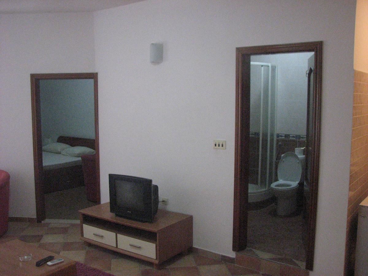 Апартаменты Apartments Secret Garden Свети-Стефан