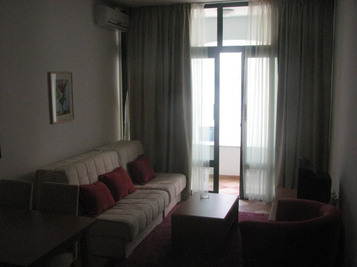 Апартаменты Apartments Secret Garden Свети-Стефан