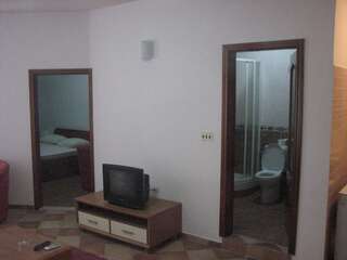 Апартаменты Apartments Secret Garden Свети-Стефан Апартаменты с 1 спальней и балконом-9