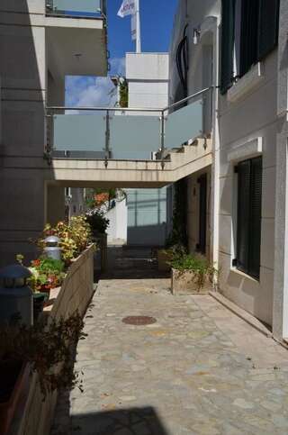 Апартаменты Apartments Secret Garden Свети-Стефан Апартаменты с 1 спальней и террасой-48